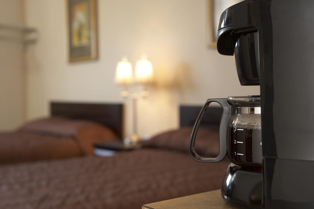 Econo Lodge Inn & Suites Innisfail エクステリア 写真