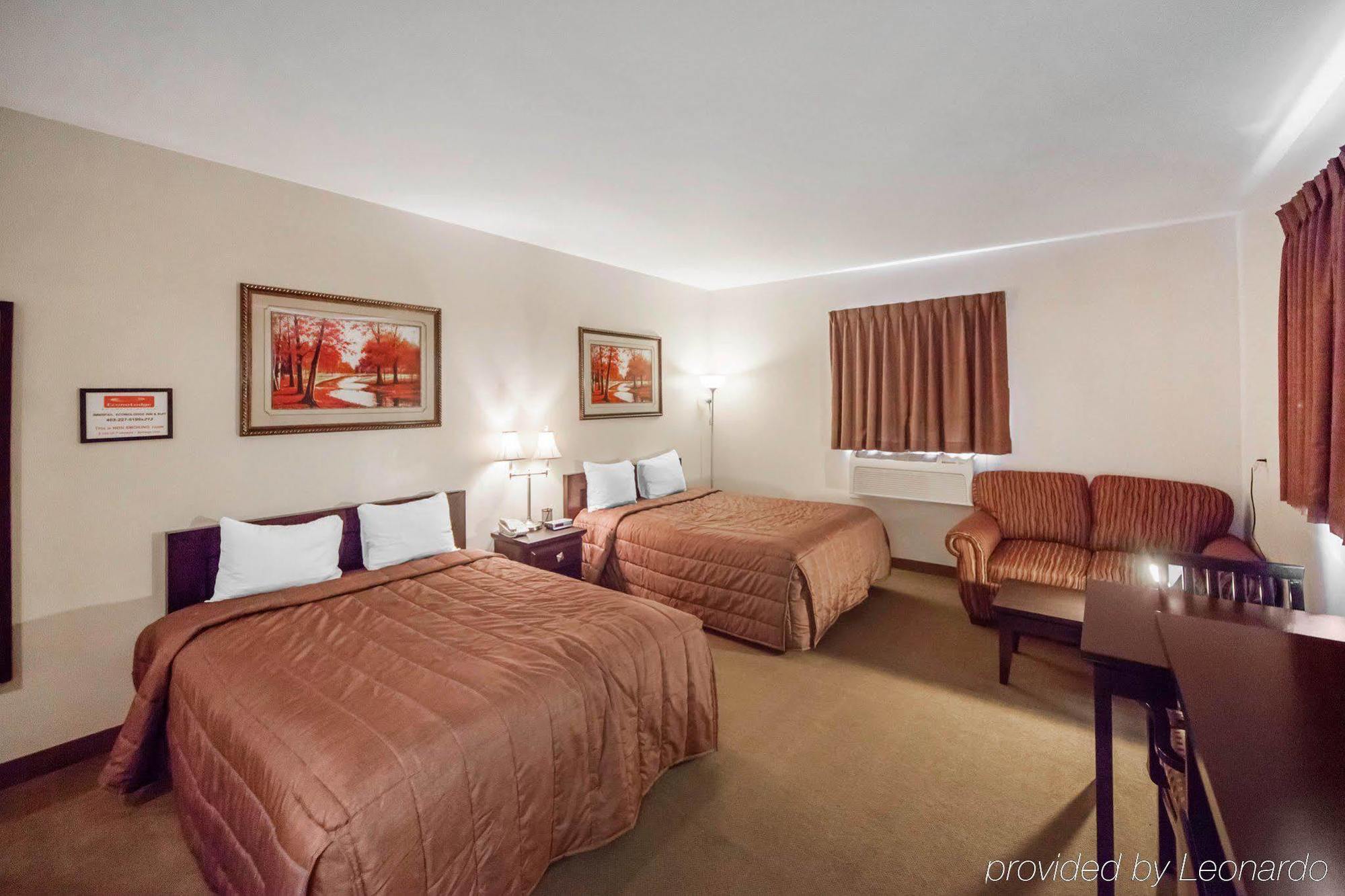 Econo Lodge Inn & Suites Innisfail エクステリア 写真