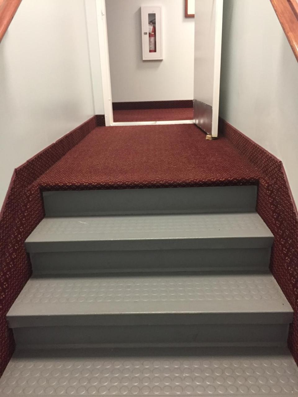 Econo Lodge Inn & Suites Innisfail エクステリア 写真